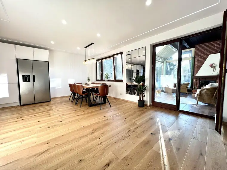 Fußbodenheizung | Sauna | Swimming Pool | Wintergarten | Garage | Grünlage