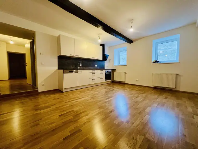 gut aufgeteilte &amp; helle Wohnung - Innenhof Ruhelage - Stellplatz verfügbar - Nahe Burg Neulengbach