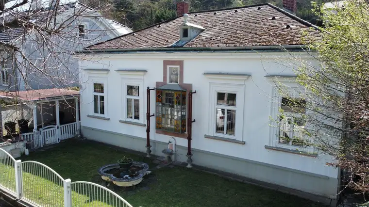 Villa mit Swimmingpool in Toplage