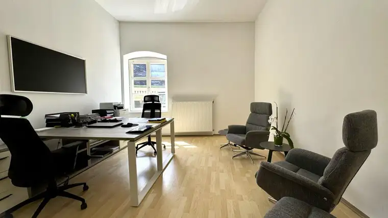 ALL INCLUSIVE MIETE: ca. 25m² Büro + Besprechungsraum! Glasfaser-Internet, Parkplatz etc.! PROVISIONSFREI!