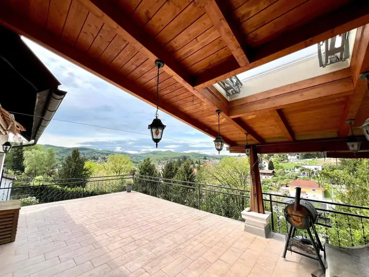 10 Minuten Fahrzeit nach Wien I Klimatisierte Villa mit Weitblick I Wellness, Fitnessraum &amp; Kamin I Terrassen, Balkon &amp; Garten I Hochwertige Ausstattung