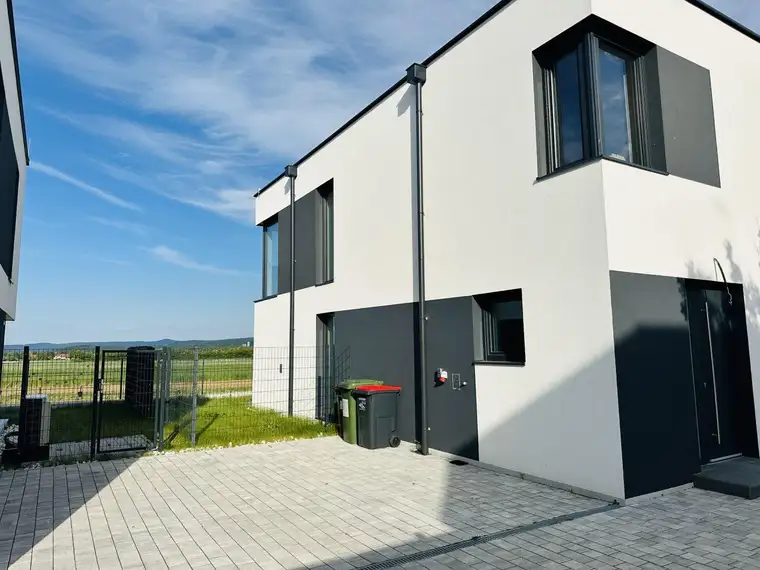 ! FRÜHJAHRSAKTION ! Einfamilienhaus in Ruhelage mit Top Qualität Belagsfertig mit Wärmepumpenheizung und fertiger Elektrik