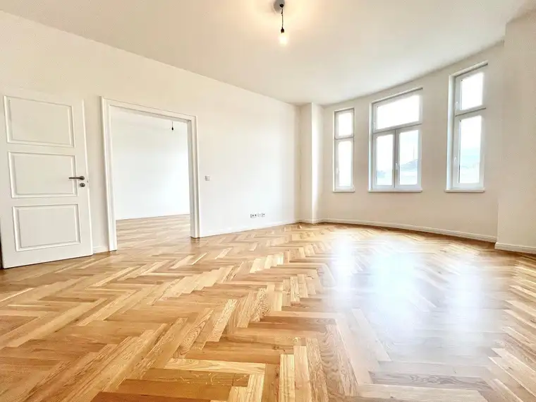 Elina Strautmane, Alexander Ringsmuth GmbH