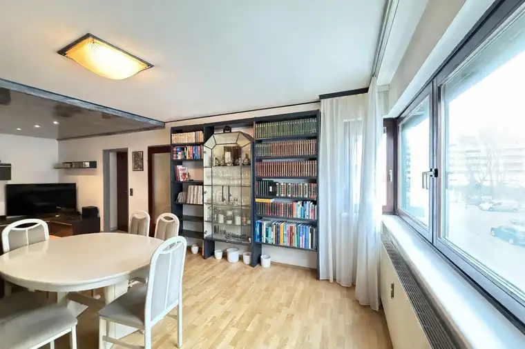 Elina Strautmane, Alexander Ringsmuth GmbH