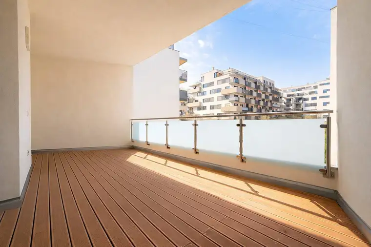 Elina Strautmane, Alexander Ringsmuth GmbH