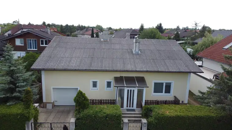 Geräumiges Haus mit Sanierungsbedarf in ruhiger Siedlungslage