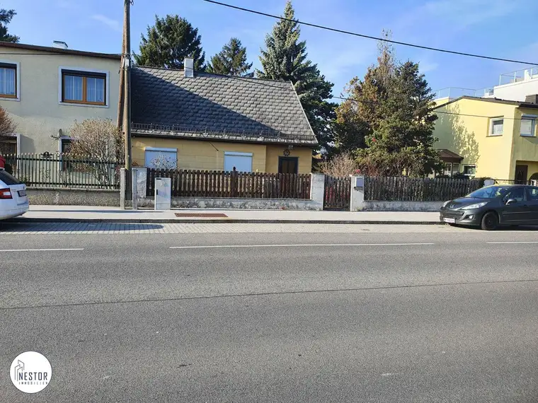 Großes Baurechtgrundstück mit Studienplänen