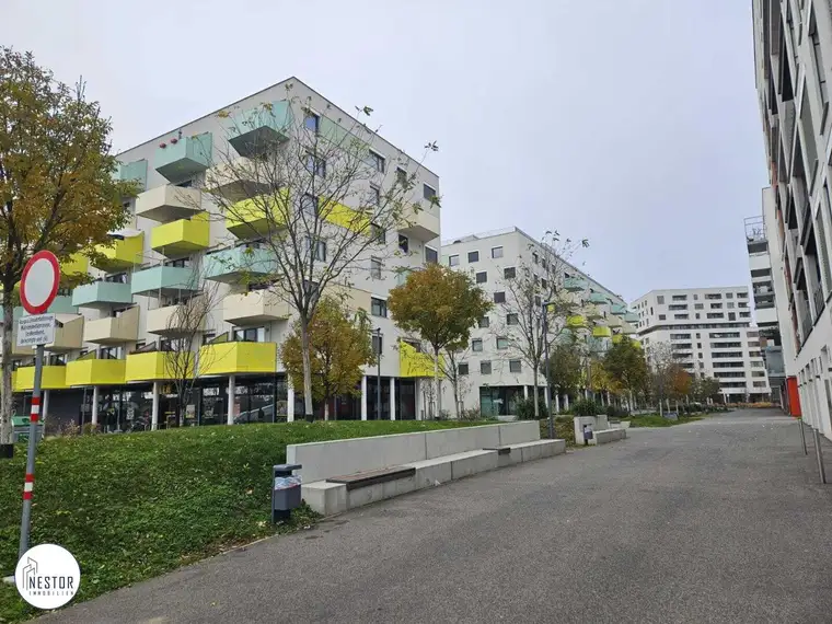 Top Lage | Moderne Geschäftsfläche (mit ca. 186 m²) mit großzügigen Räumlichkeiten!