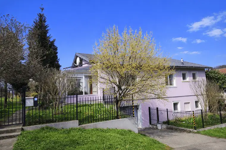 Familientraum im Wienerwald! Einfamilienhaus mit großem Garten!