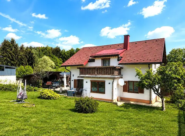 Familientraum in Deuchendorf! Einfamilienhaus mit sehr großem Garten