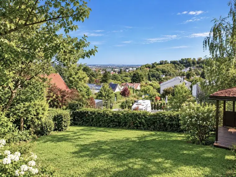 Grundstück in traumhafter Lage am Gemeindeberg - ruhig, grün und mit unverbaubarem Fernblick
