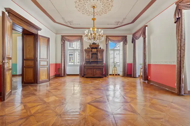 Repräsentativer Altbau mit eigenem Garten - Am Stadtpark gelegen -