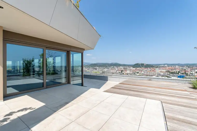 Green Tower | Penthouse im 19. Stock | Erstbezug