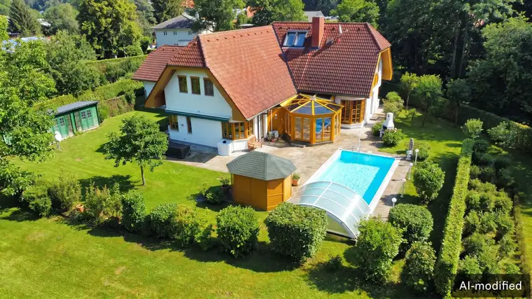 Exklusives Wohnen im Grünen – Villa direkt am Leechwald