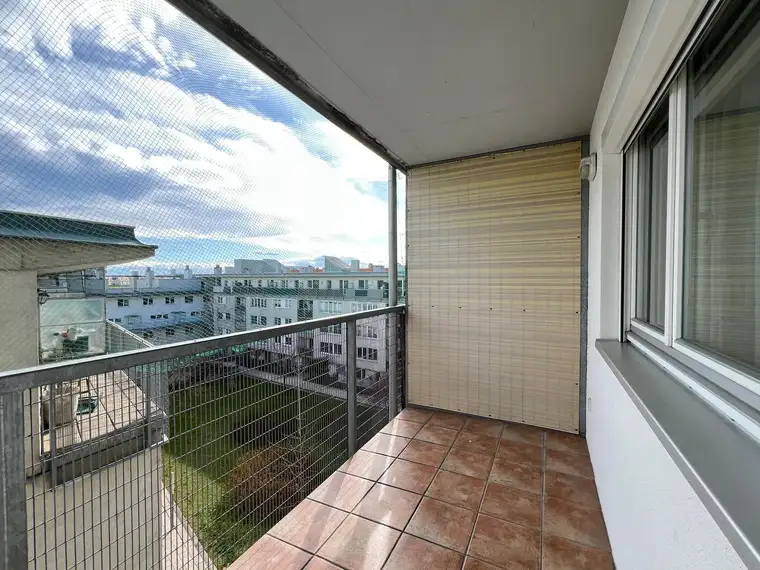 Einladende 2 Zimmerwohnung mit Loggia in Top Lage von Alt Erlaa – Wiesenstadt