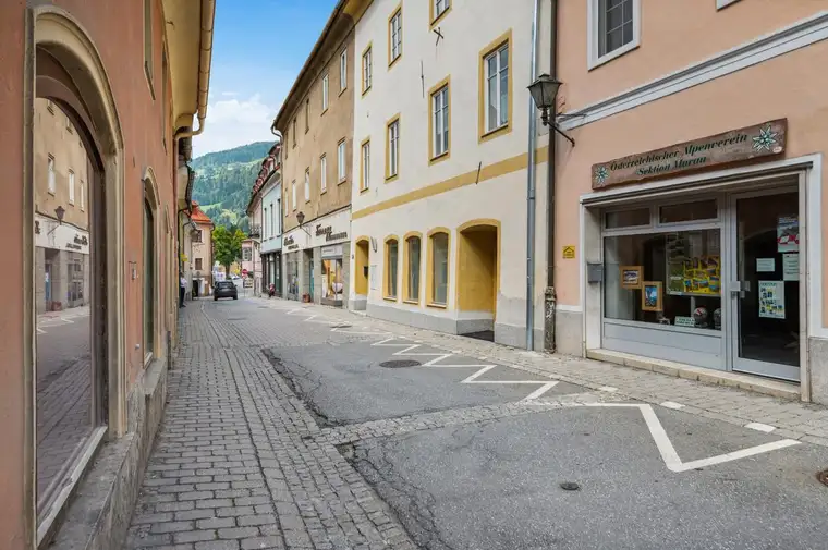Renaissance Stadthaus mit 3 WE und Geschäftsfläche - Murau