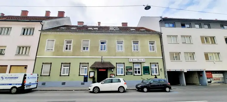Sanierungsbedürftiges Wohn- und Geschäftshaus mit hoher Baureserve
