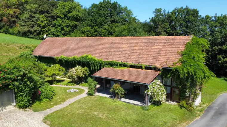 Alleinlage - Traumhafter Landsitz in der Südoststeiermark
