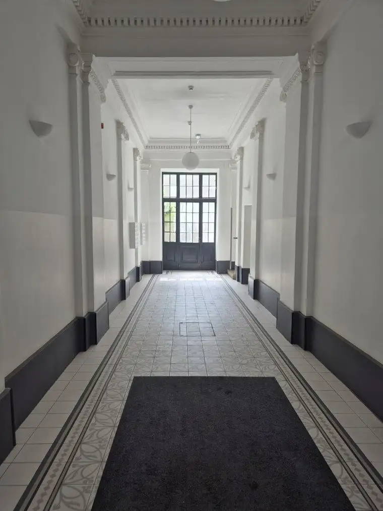 Unbefristet vermietete Altbauwohnungen in gepflegtem Zinshaus einzeln oder im Paket, Nähe Praterstern