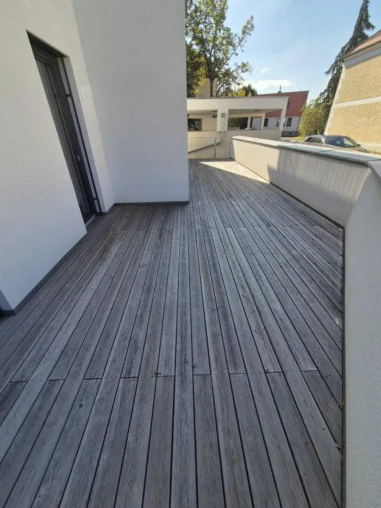 Gartenwohnung mit 4 Zimmer, großer Terrasse und Gartenanteil, Erstbezug!