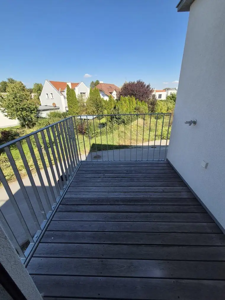 Familienwohnung mit 4 Zimmer und kleinem Balkon, Erstbezug!
