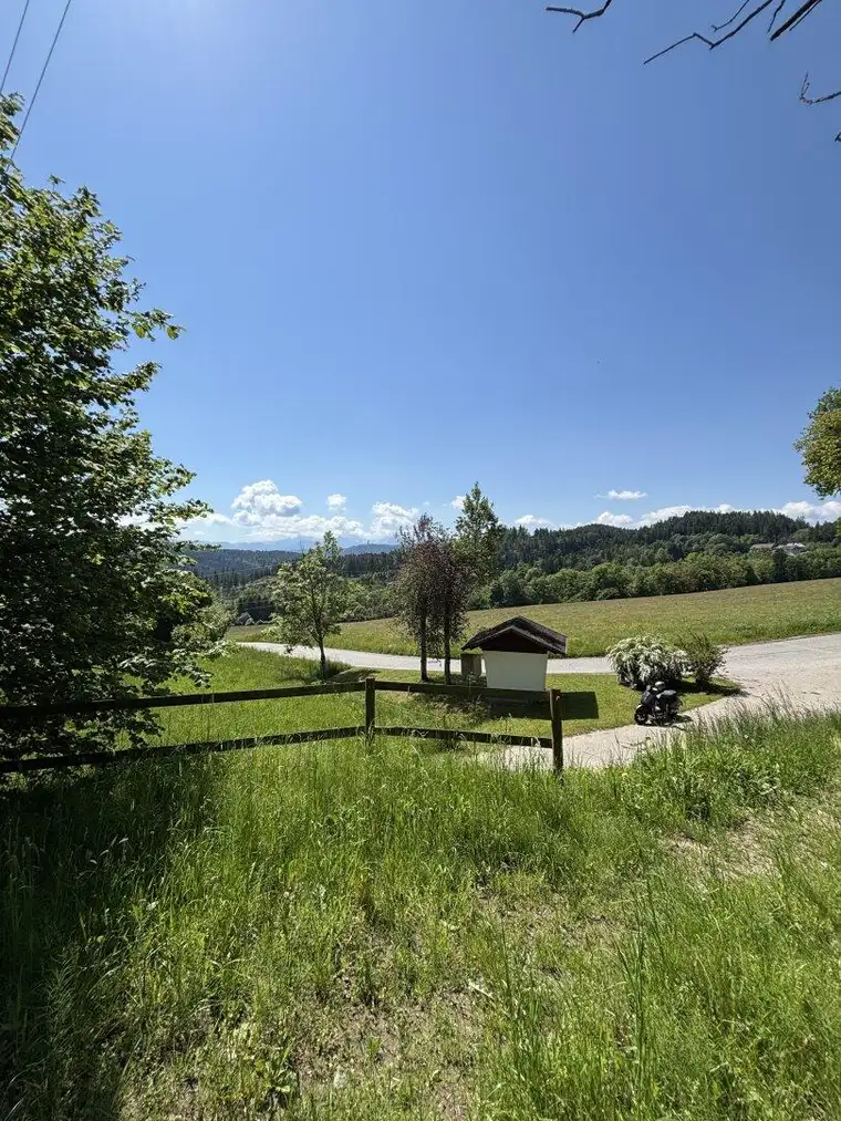 Traumhaftes Grundstück mit Blick in die Karawanken