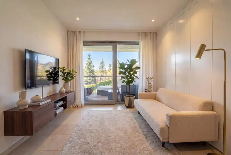 Hochwertige Garçonnière mit Balkon und privatem Seezugang in Bestlage – Krumpendorf am Wörthersee