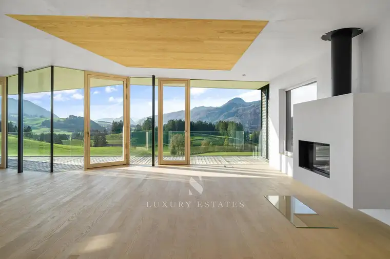 Sarah Molnár, S – Luxury Estates GmbH