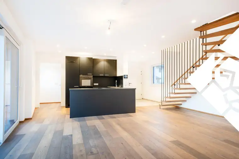 Sofort beziehbare 4-Zimmer-Maisonettewohnung mit exklusiver Ausstattung