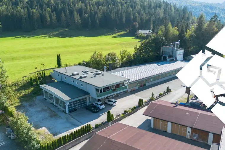 Gelegenheit für Unternehmer: Tischlerei Produktionsbetrieb mit zwei Wohnungen in Waidring zu kaufen