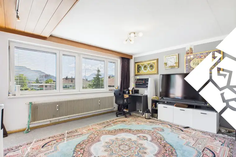 Teilsanierte 1,5 Zimmer Wohnung mit Potenzial für Anleger und Eigennutzer im Zentrum von Wörgl