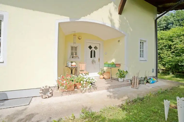 Großzügiges Einfamilienhaus mit Bergblick und viel Platz für die ganze Familie