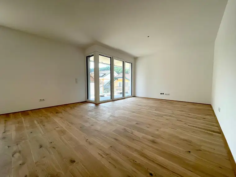 Leben in Irrsdorf - Individuelle Neubau 4-Zimmer-Wohnung mit sonnigem Balkon