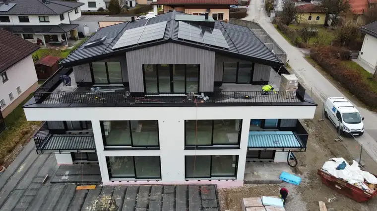 128 m² Terrasse. 2 Ebenen. Ein einziges Statement.