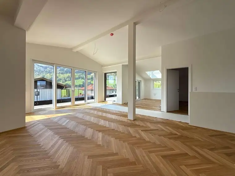 Penthouse der Extraklasse – 360°-Dachterrasse mit spektakulärem Bergpanorama