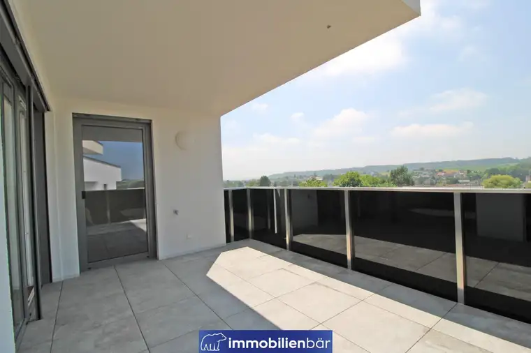 Moderne vermietete Traumwohnung in Top-Lage mit Balkon und Carport