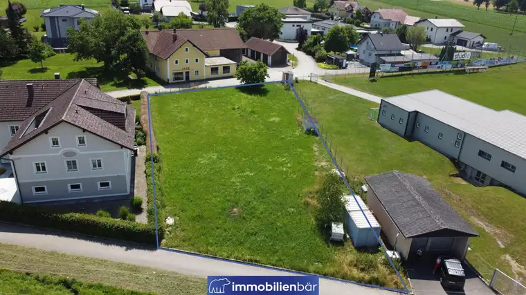 Platz für Ihre Ideen: 1.592 m² Grundstück in Kallham-Auing