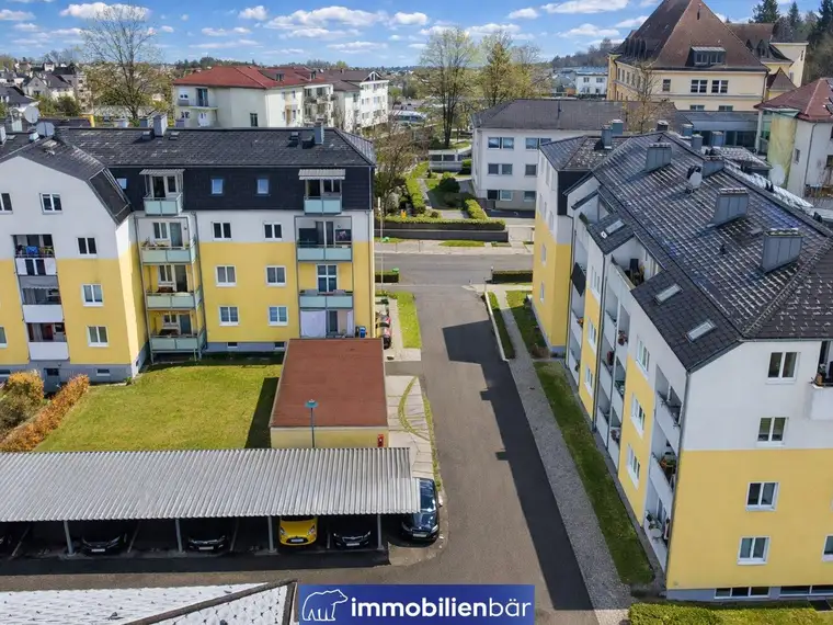 Attraktive Anlegerwohnung (vermietet) mit 4,5 Zimmer im Dachgeschoss nähe Stadtpark