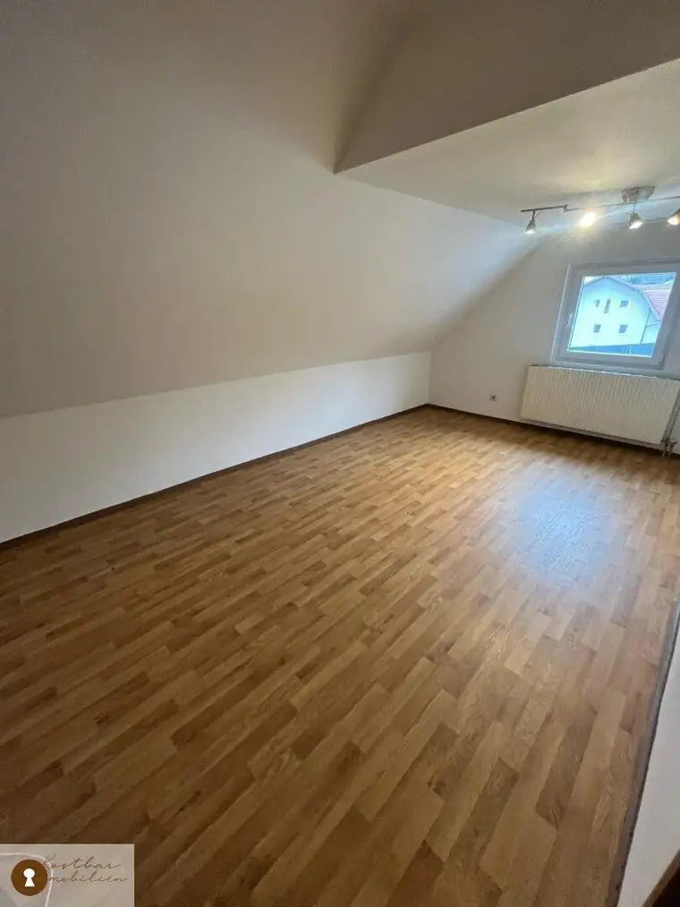 Eklatant bravouröse sowie komfortable Kleinwohnung, in der St. Peter Hauptstraße zu vermieten.
