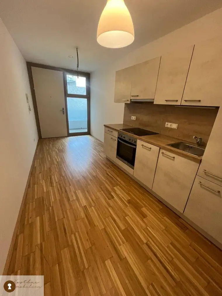 "Urbaner Rückzugsort: Charmante Kleinwohnung mit Balkon in der Griesgasse zur Miete!"