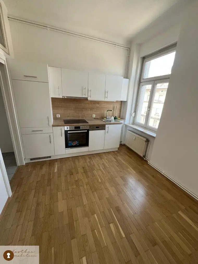 Attraktive frisch sanierte 2-Zimmer-Altbauwohnung in Top-Lage nähe Citypark – zur Miete.