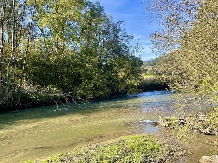 Idyllisches Bauland mit direktem Zugang zum Fluss!!