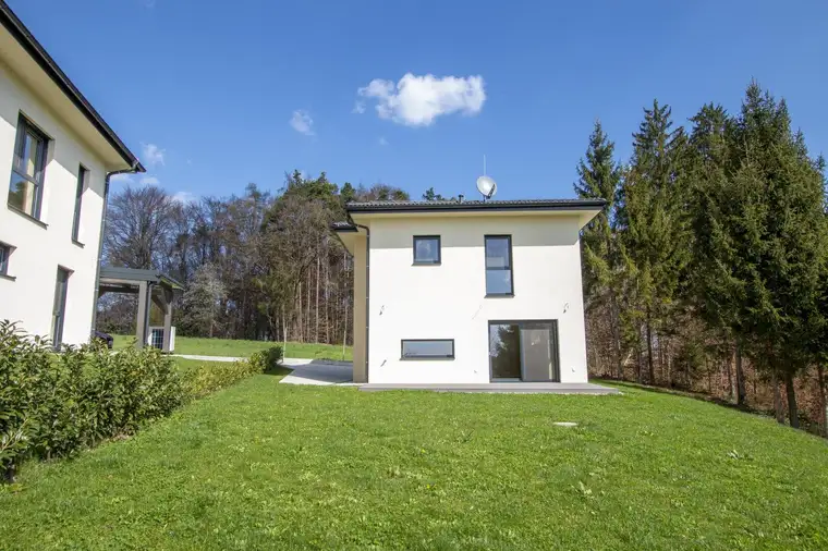 ERSTBEZUG! Modernes Ziegelmassivhaus in Pirching am Traubenberg!
