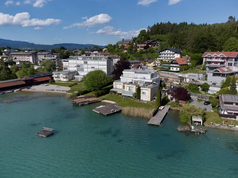 Rarität am Faaker See! Hohe Privatsphäre inkl. direktem Seezugang!