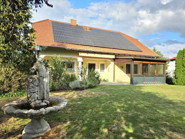 Ruhiges Familienhaus mit Ausbau-Möglichkeit!