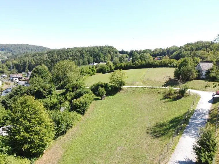 Baugrundstück in erhöhter, sonniger Lage!