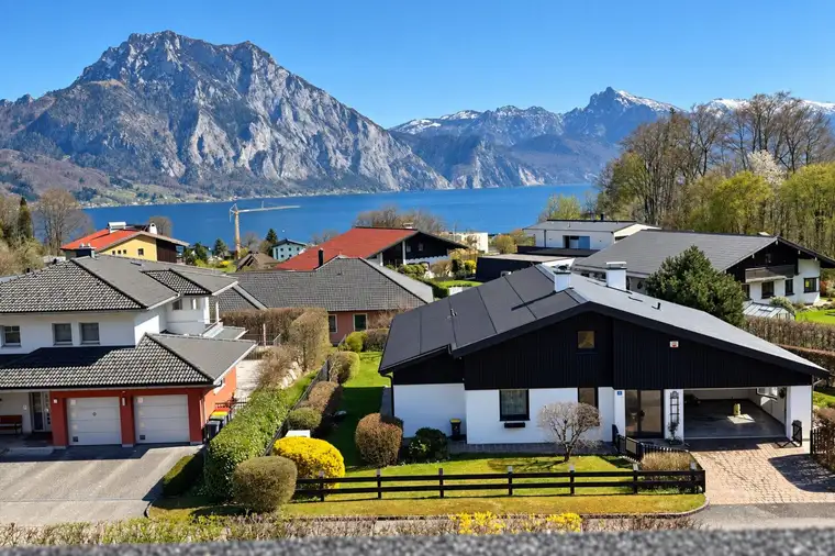 Sonnige 2-Zimmer-Wohnung mit unverbaubarem Panoramablick auf Traunsee &amp; Traunstein