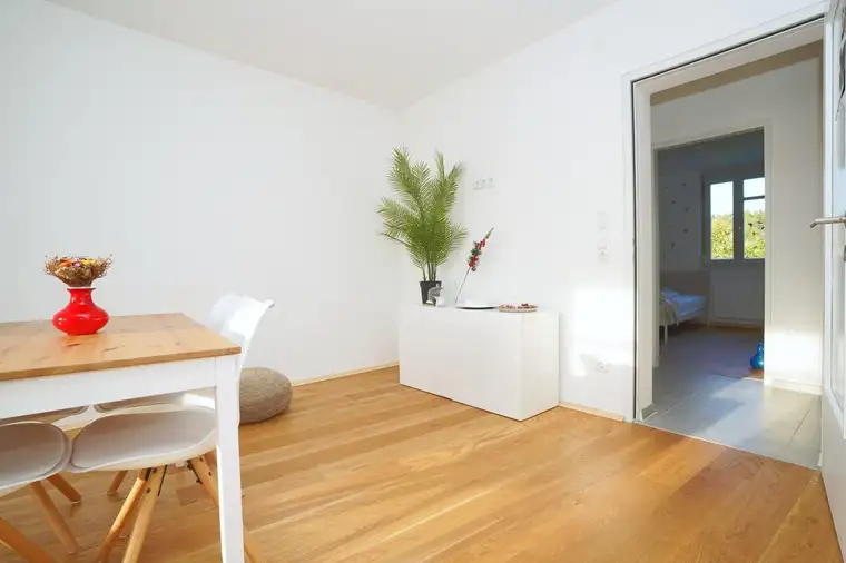 Hell, gepflegt und bestens gelegen - 4-Zimmer-Wohnung mit Tiefgaragenplatz in Feschnig