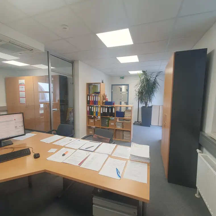Bürofläche und Archivfläche 