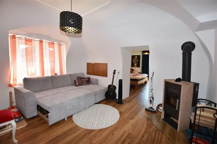 Renovierter Altbau mit großem privatem Garten und vielen Extras in Ruhelage